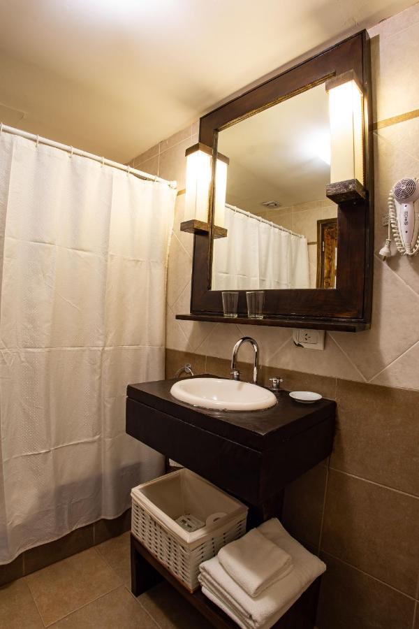 Hotel Poincenot El Chalten Ngoại thất bức ảnh