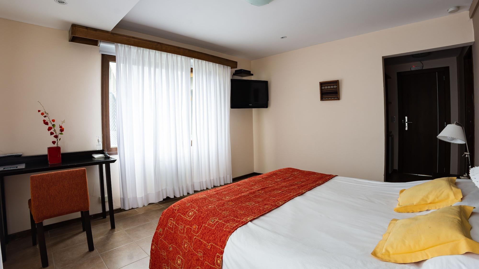 Hotel Poincenot El Chalten Ngoại thất bức ảnh